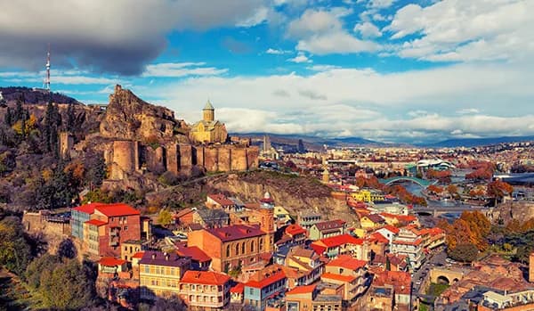 Razones fundamentales para abrir una empresa e implementar su negocio en Georgia