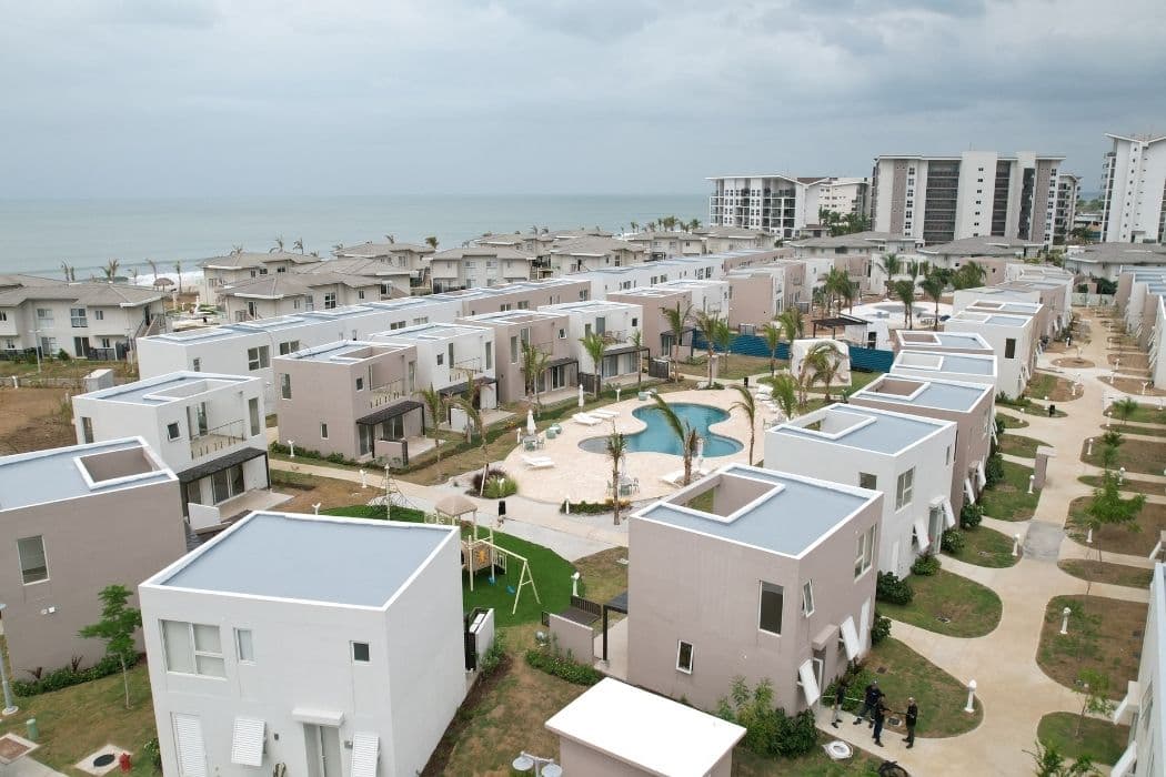 The tides: laid-back and safe living by the ocean