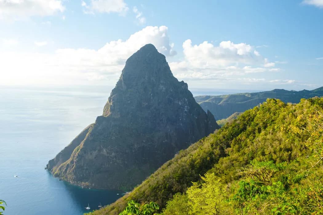 Mejor inversión en la isla de Santa Lucía: migración y ventajas de invertir en bonos