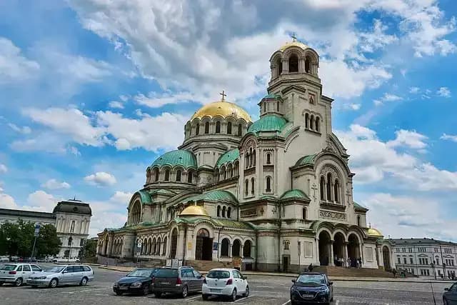 Крипто-дружественная компания в Болгарии: лидерство на Балканах!