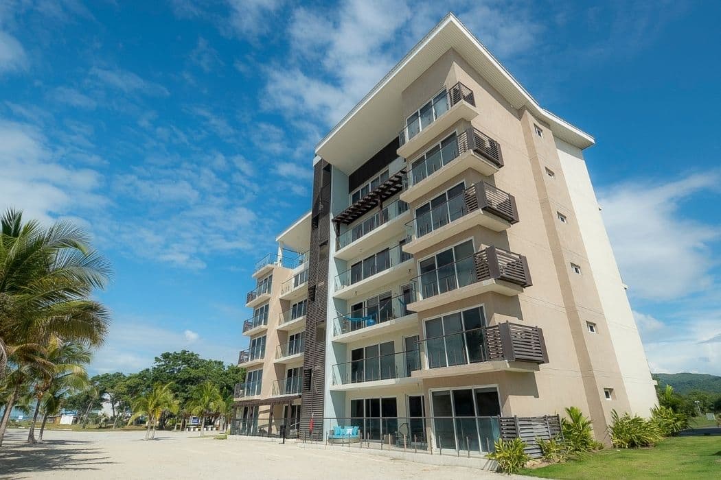 Olas del Mar: Oceanfront living in the fantastic Playa Caracol